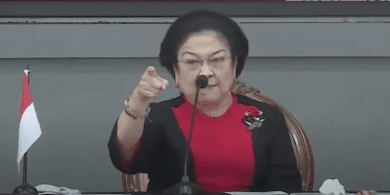 Megawati Menegur Kepala Desa